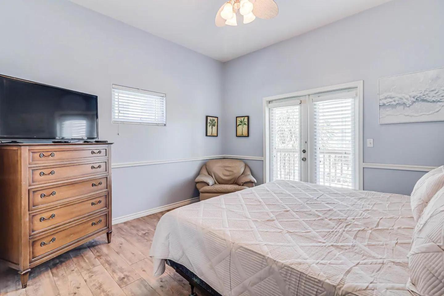 6Bdrm Beach Home - Oceanviews - Recently Renovated - Shared Pool & Hottub ポート・アランサス エクステリア 写真