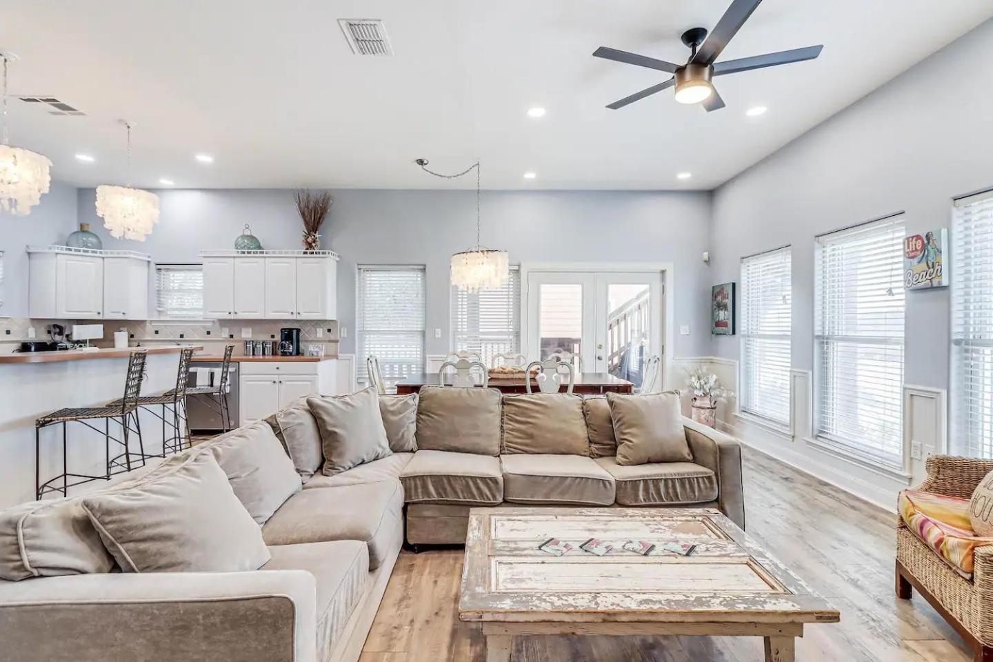 6Bdrm Beach Home - Oceanviews - Recently Renovated - Shared Pool & Hottub ポート・アランサス エクステリア 写真