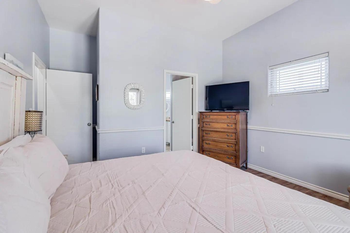 6Bdrm Beach Home - Oceanviews - Recently Renovated - Shared Pool & Hottub ポート・アランサス エクステリア 写真