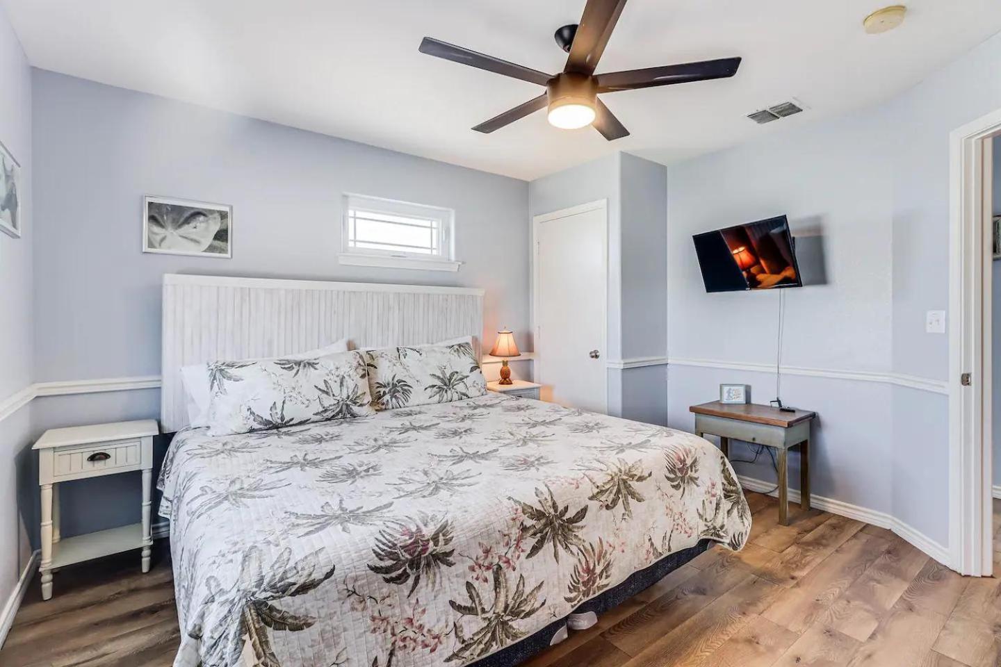 6Bdrm Beach Home - Oceanviews - Recently Renovated - Shared Pool & Hottub ポート・アランサス エクステリア 写真