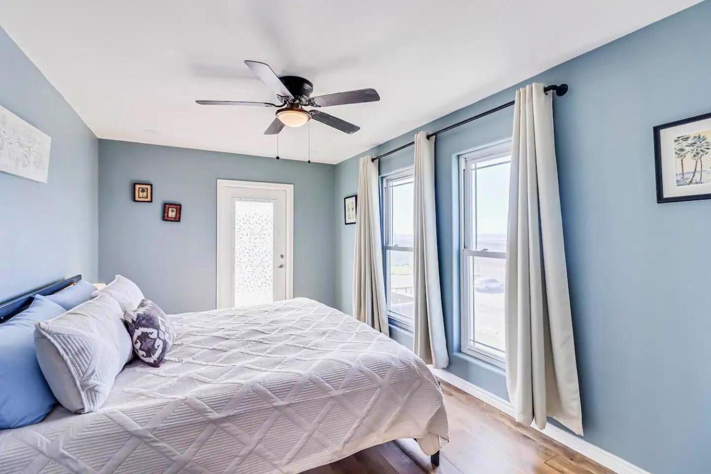 6Bdrm Beach Home - Oceanviews - Recently Renovated - Shared Pool & Hottub ポート・アランサス エクステリア 写真
