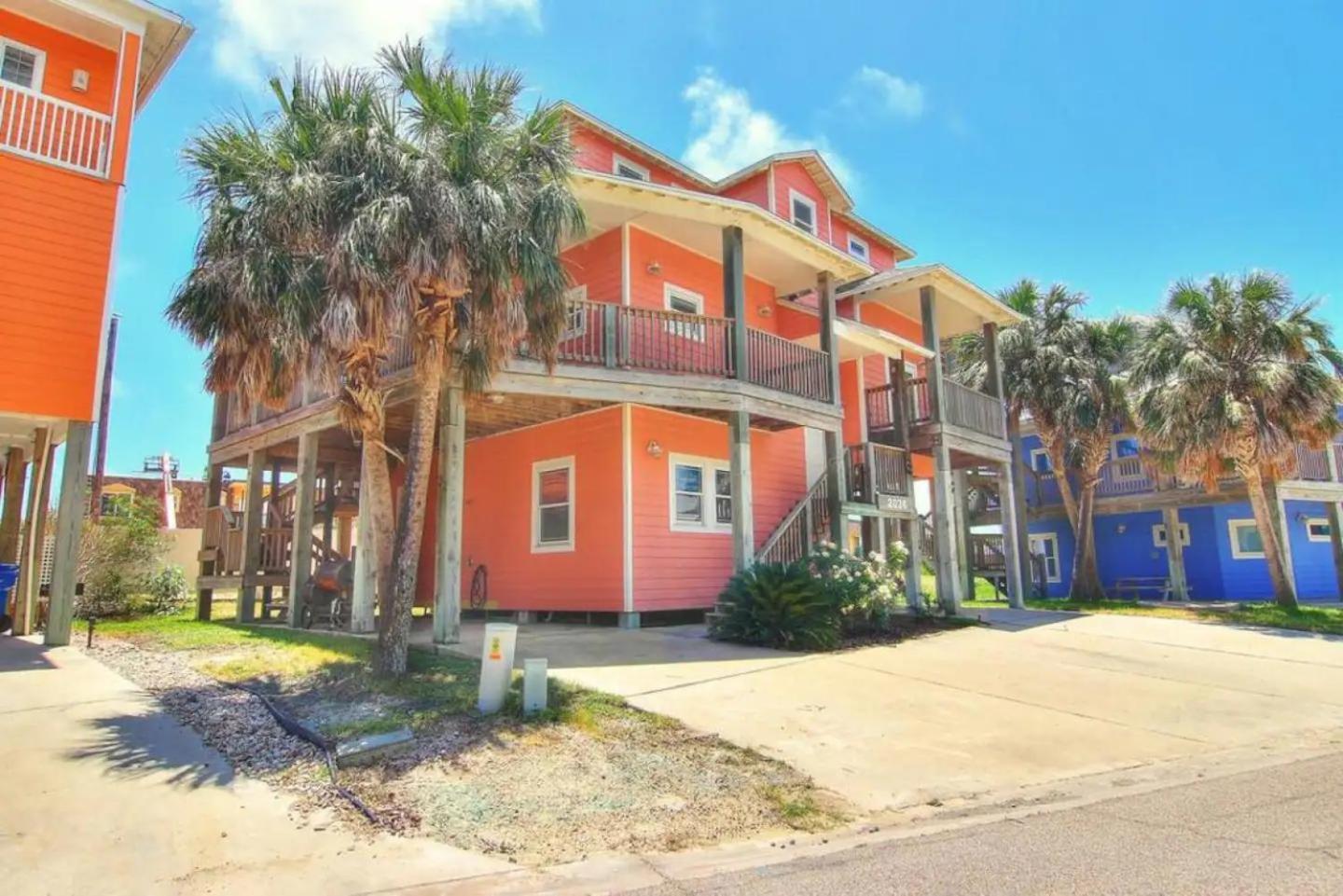 6Bdrm Beach Home - Oceanviews - Recently Renovated - Shared Pool & Hottub ポート・アランサス エクステリア 写真